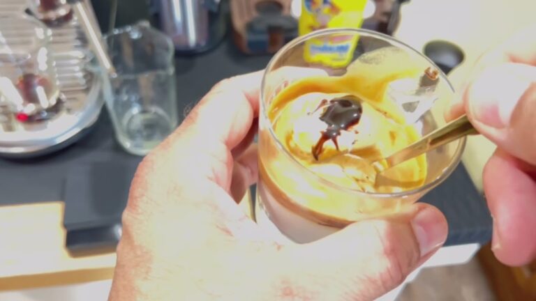 Zufriedenstellende Eiskaffee-Variationen: Affogato-Gen&uuml;sse