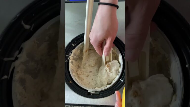 Eiscreme-Rezepte mit frischen Mix-Ins verfeinern