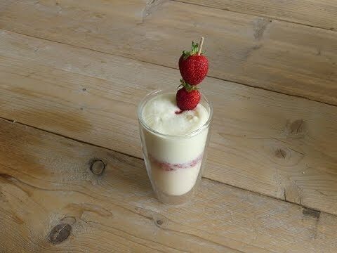 Kreative Sahneideen f&uuml;r Eiscreme-Cocktail-Garnituren