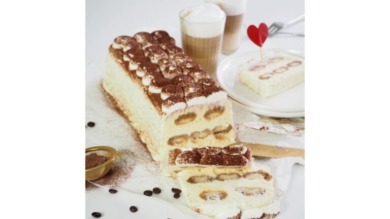 Verw&ouml;hnende Gourmet-Parfait-Desserts mit Eiscreme