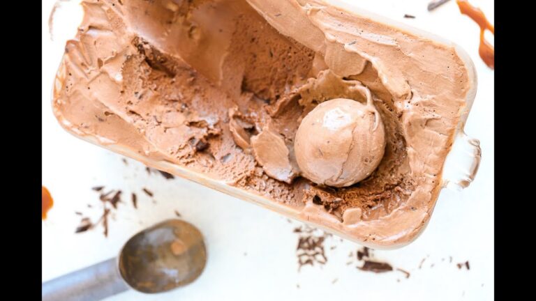 Rezept f&uuml;r dekadente Karamell-Swirl-Eiscreme-So&szlig;e