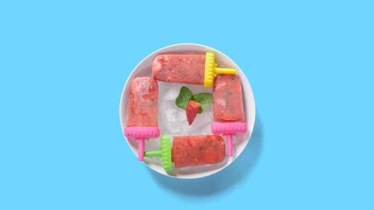 Gesunde gefrorene Leckerbissen f&uuml;r die s&uuml;&szlig;e Versuchung