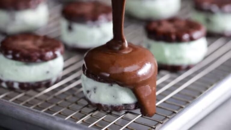 Kreative Rezepte für innovative Minzschokoladensauce zu Desserts